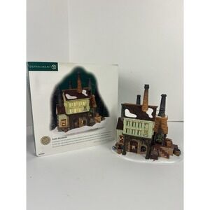 Department 56 England Village CASTLE GLASSWORKS 07452/15000‎
